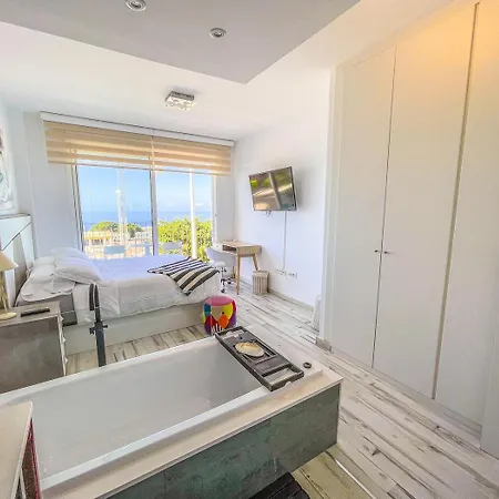 Apartamento La Barquita - Luxury With Rooftop Pool & Gym In Adeje *